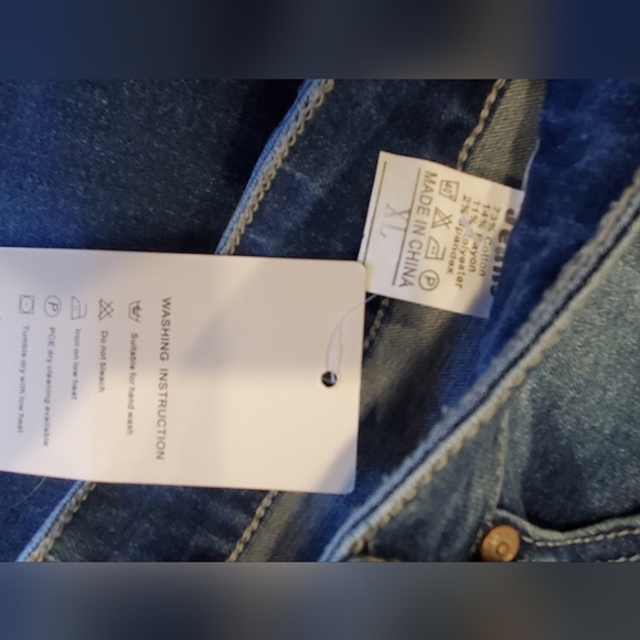 Fly button jeans - womans - Picture 5 of 5